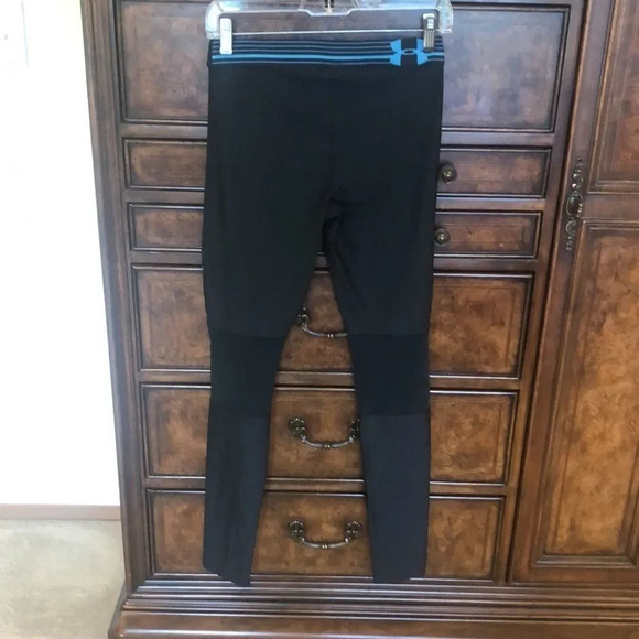 UNDER Armour Woman’s blue and black leggings - Picture 6 of 7